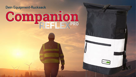 Sonnenuntergangsstimmung, Mann in Arbeitsbekleidung und Helm von Hinten zu sehen, daneben eingefügt Bild von einem Rucksack. Text über das Produkt.