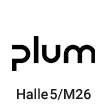 Logo der Firma Plum in schwarz, Text mit Halle und Standnummer für eine Messe